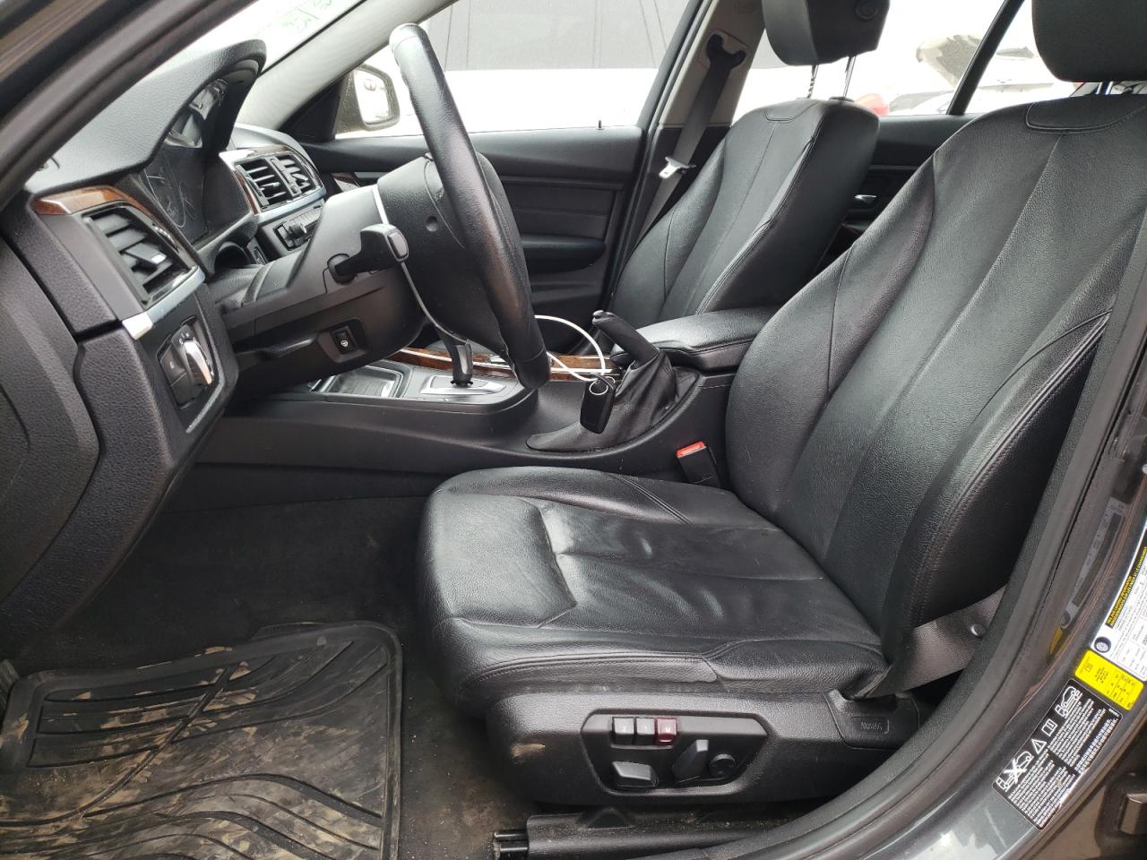 WBA3B3C58DF540275 2013 BMW 328 Xi