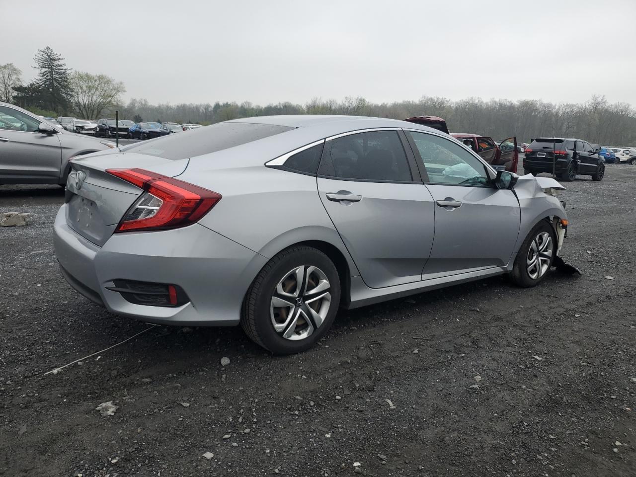 2HGFC2F54JH587298 2018 Honda Civic Lx