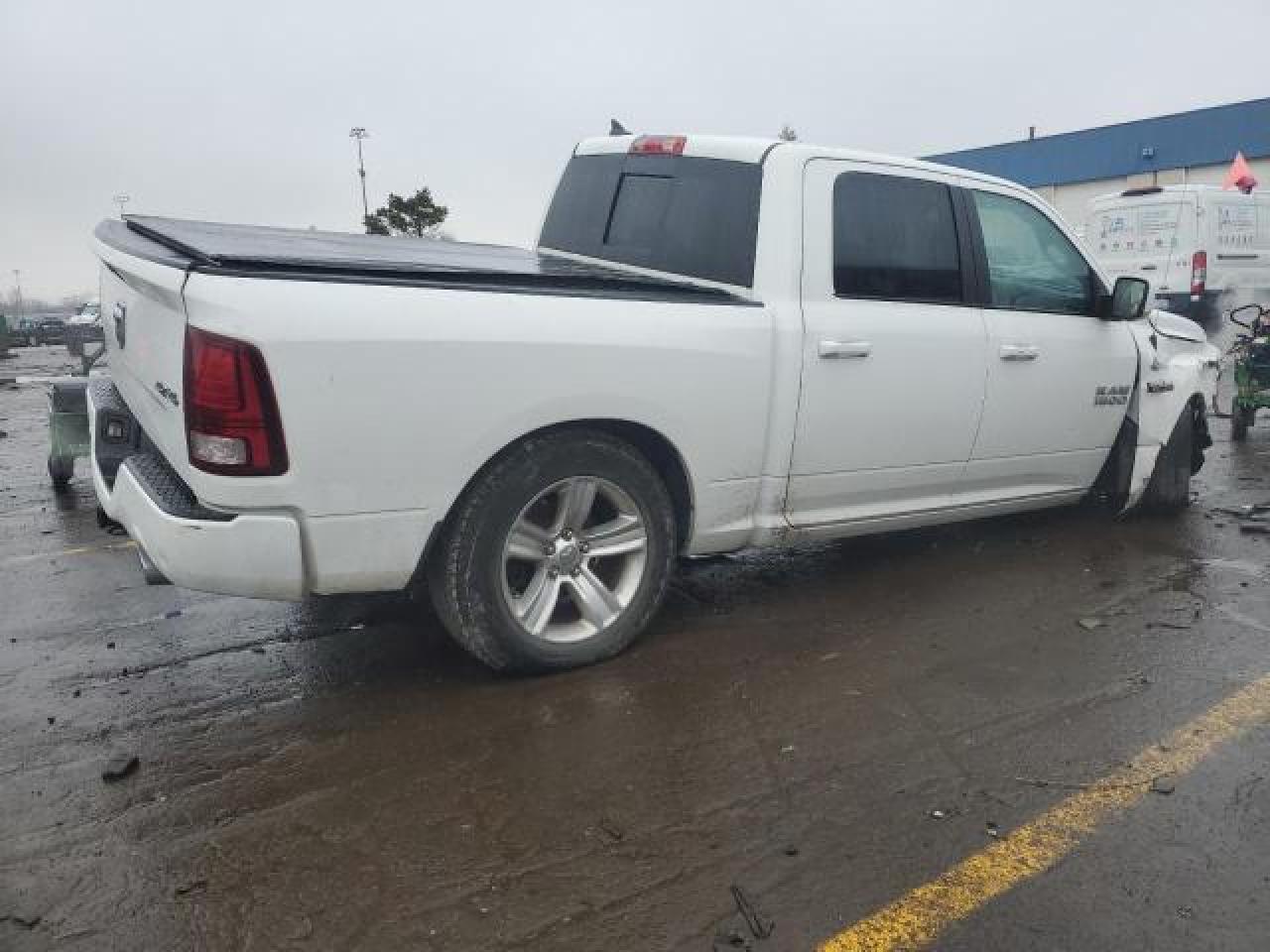 1C6RR7MT9FS684867 2015 Ram 1500 Sport