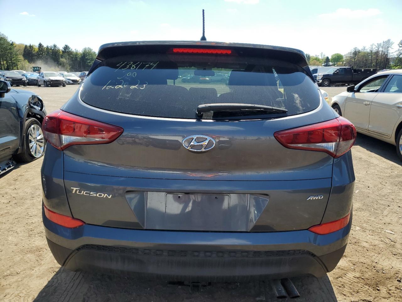 KM8J2CA49JU675420 2018 Hyundai Tucson Se