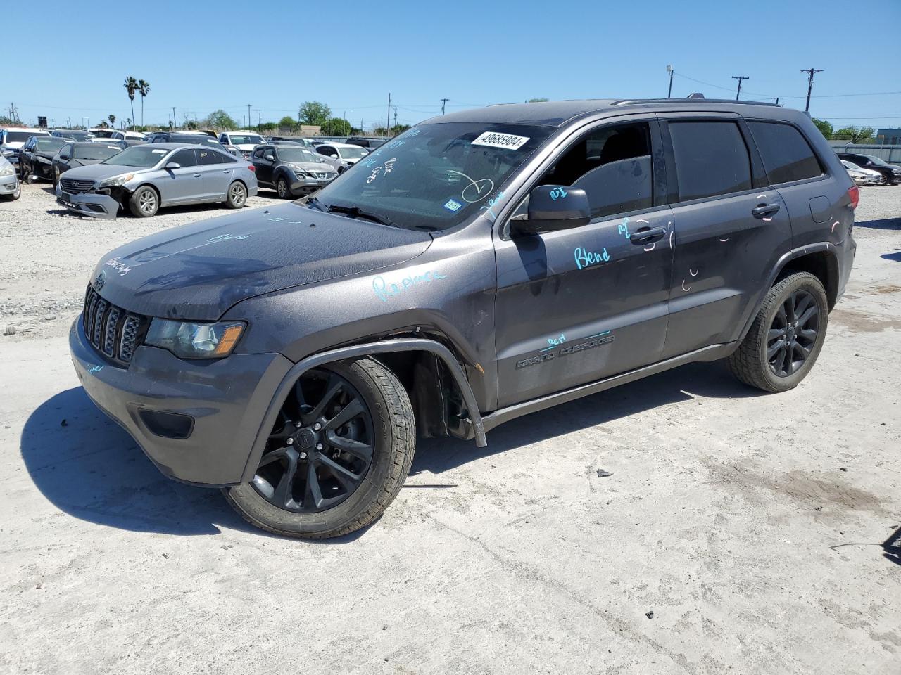 1C4RJFAG9JC449230 2018 Jeep Grand Cherokee Laredo