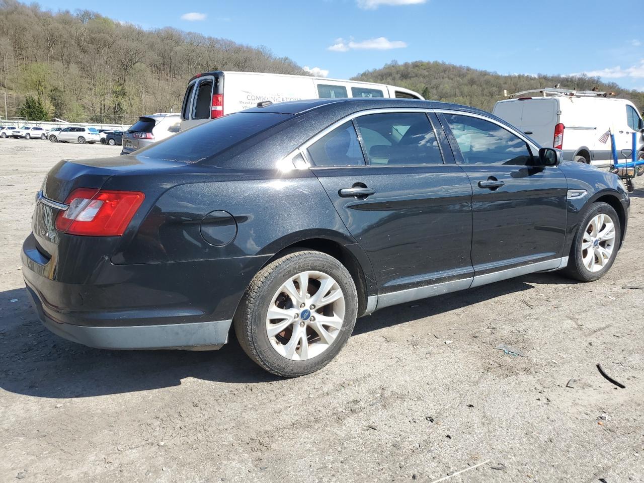 1FAHP2HW9AG132045 2010 Ford Taurus Sel