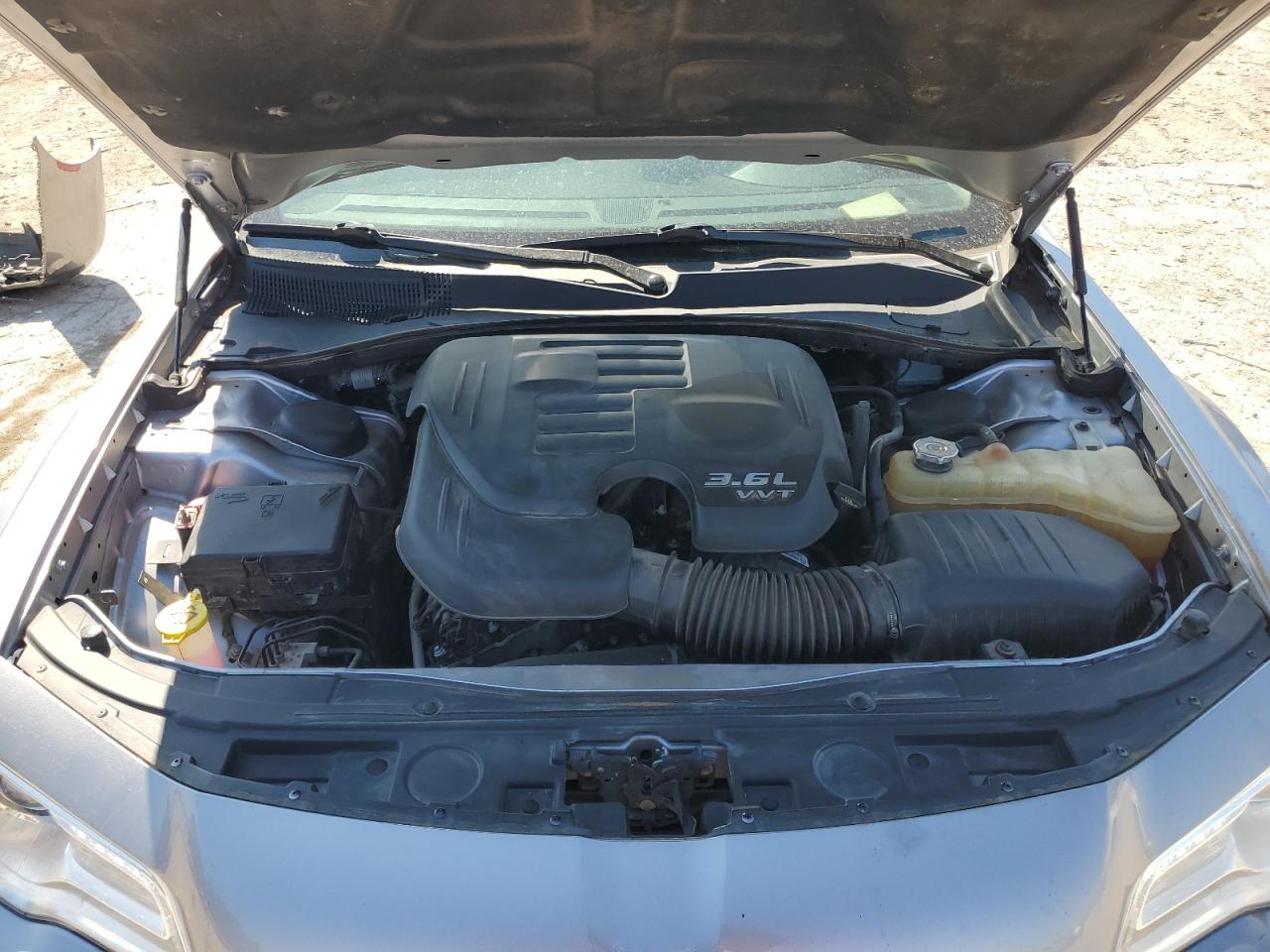 2C3CCAEG9JH145863 2018 Chrysler 300 Limited