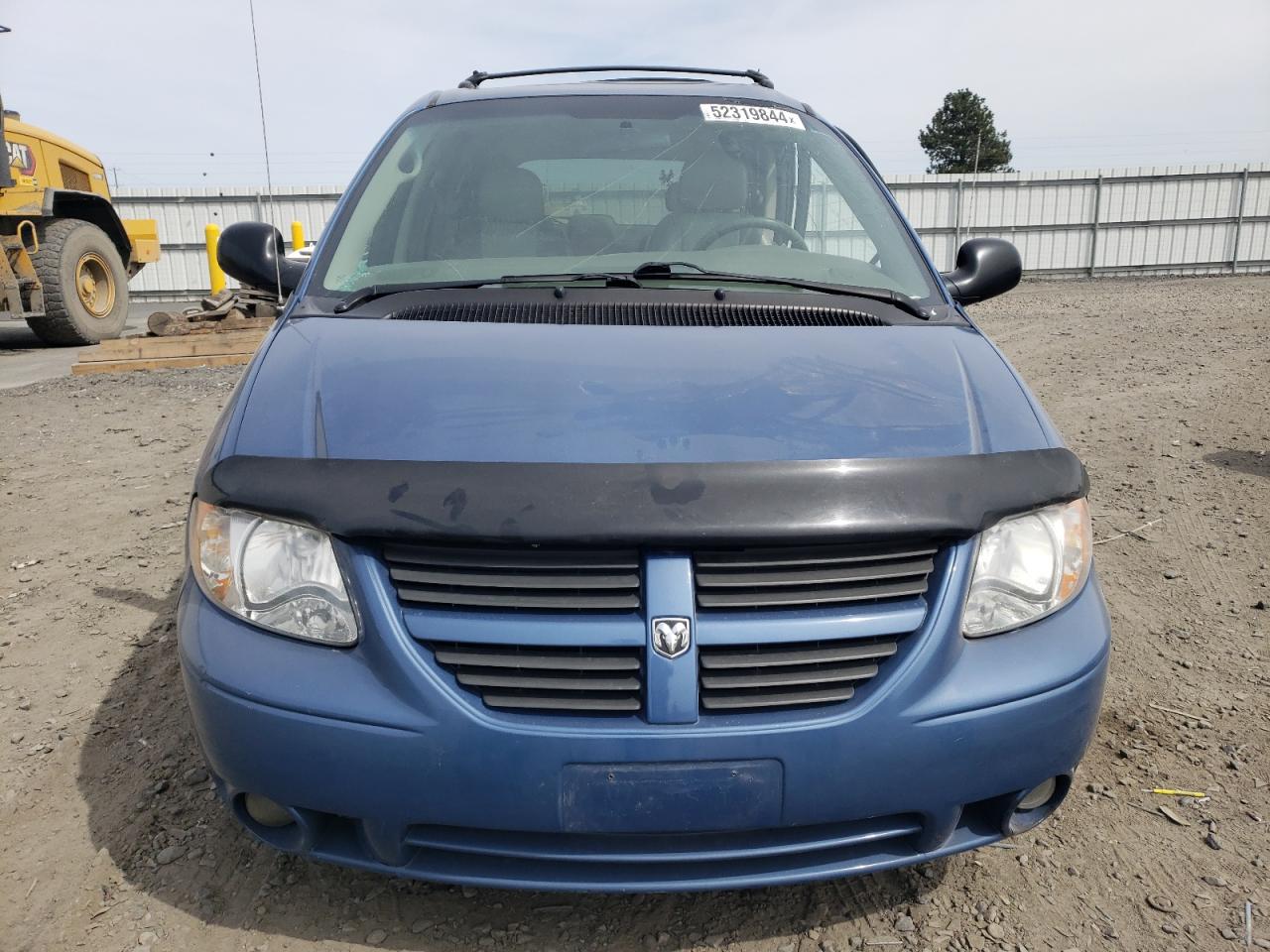 2D4GP44L95R297825 2005 Dodge Grand Caravan Sxt