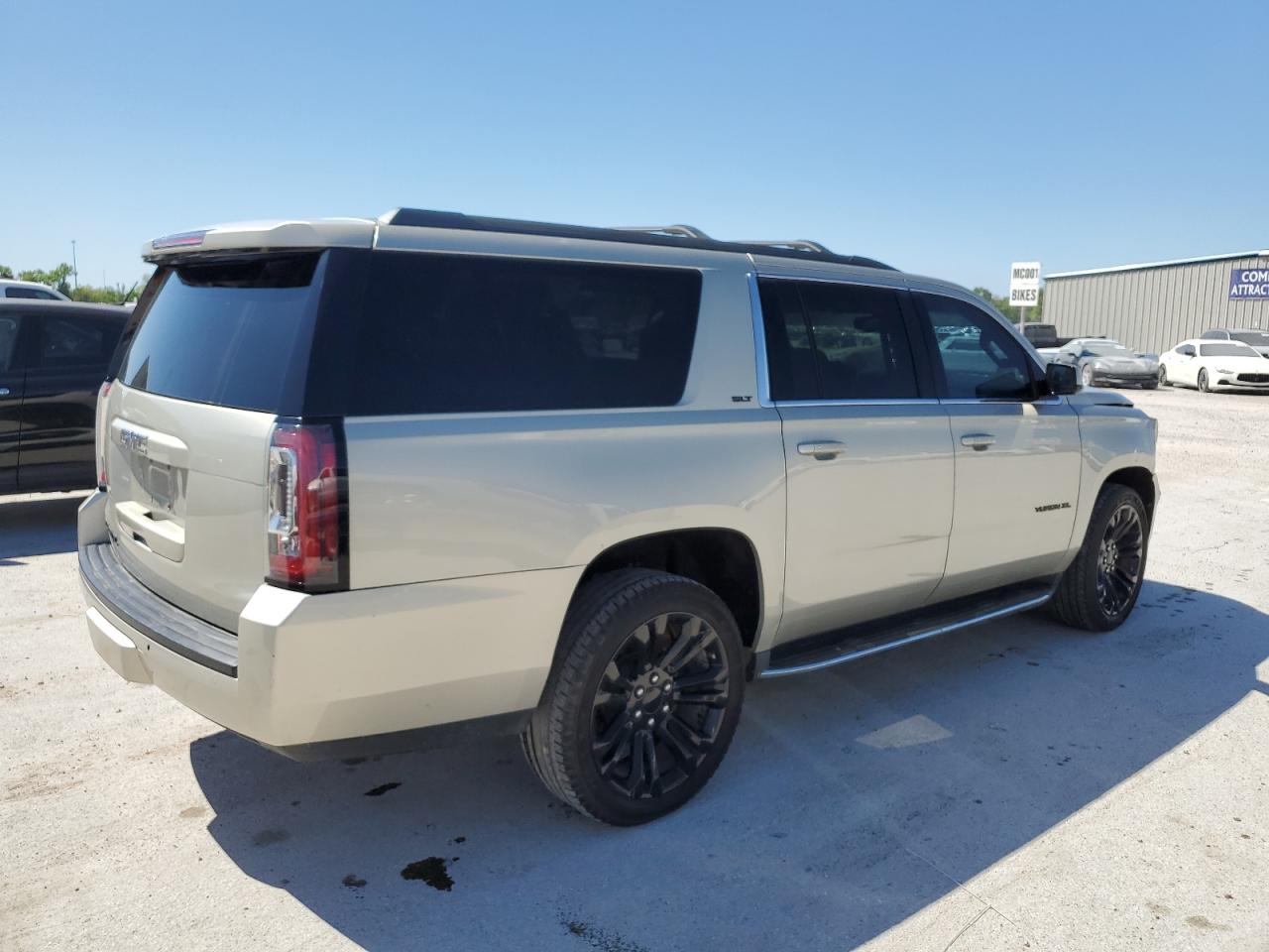 1GKS2GKC8HR178088 2017 GMC Yukon Xl K1500 Slt