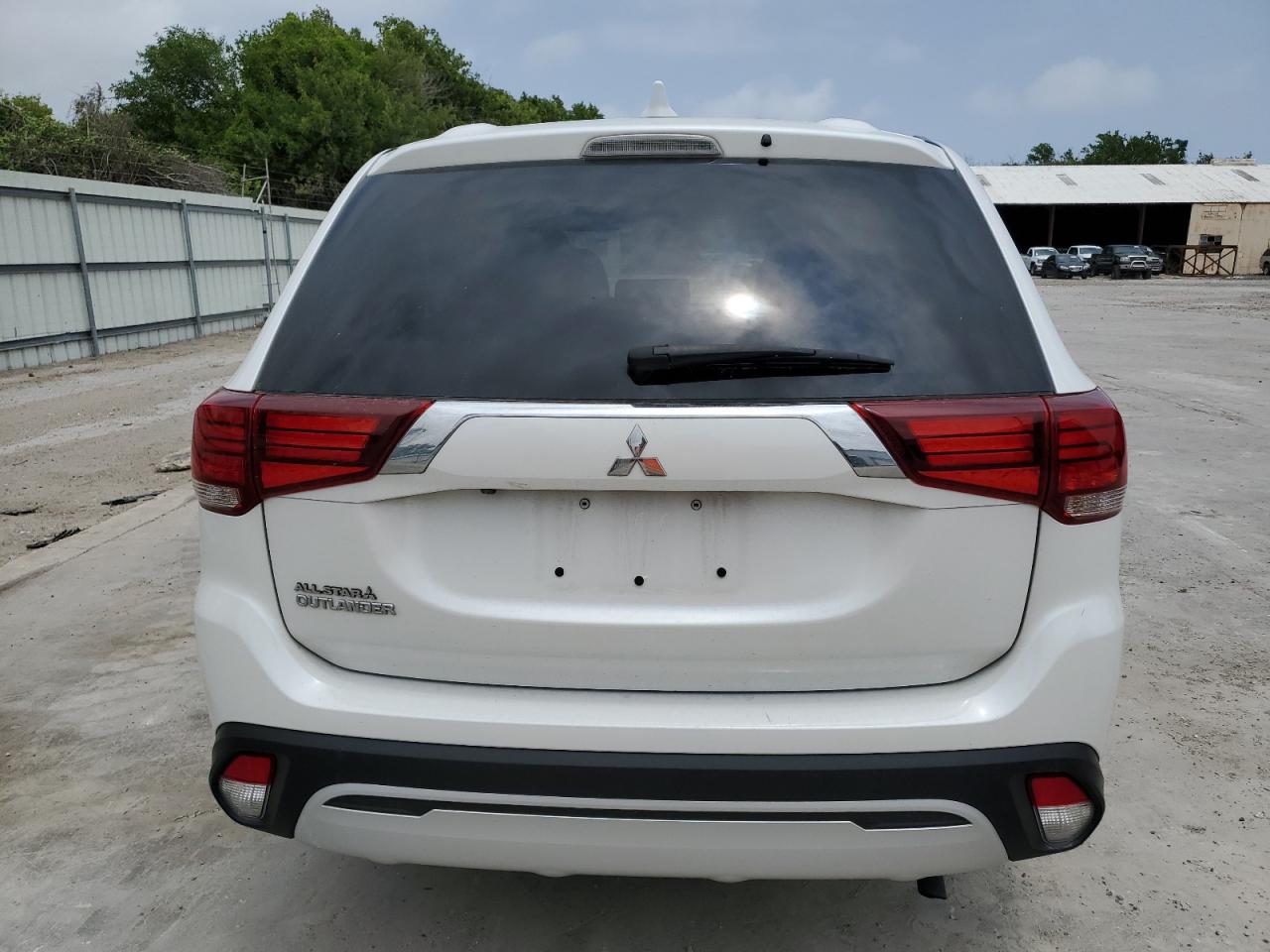 JA4AD2A36LZ007395 2020 Mitsubishi Outlander Es