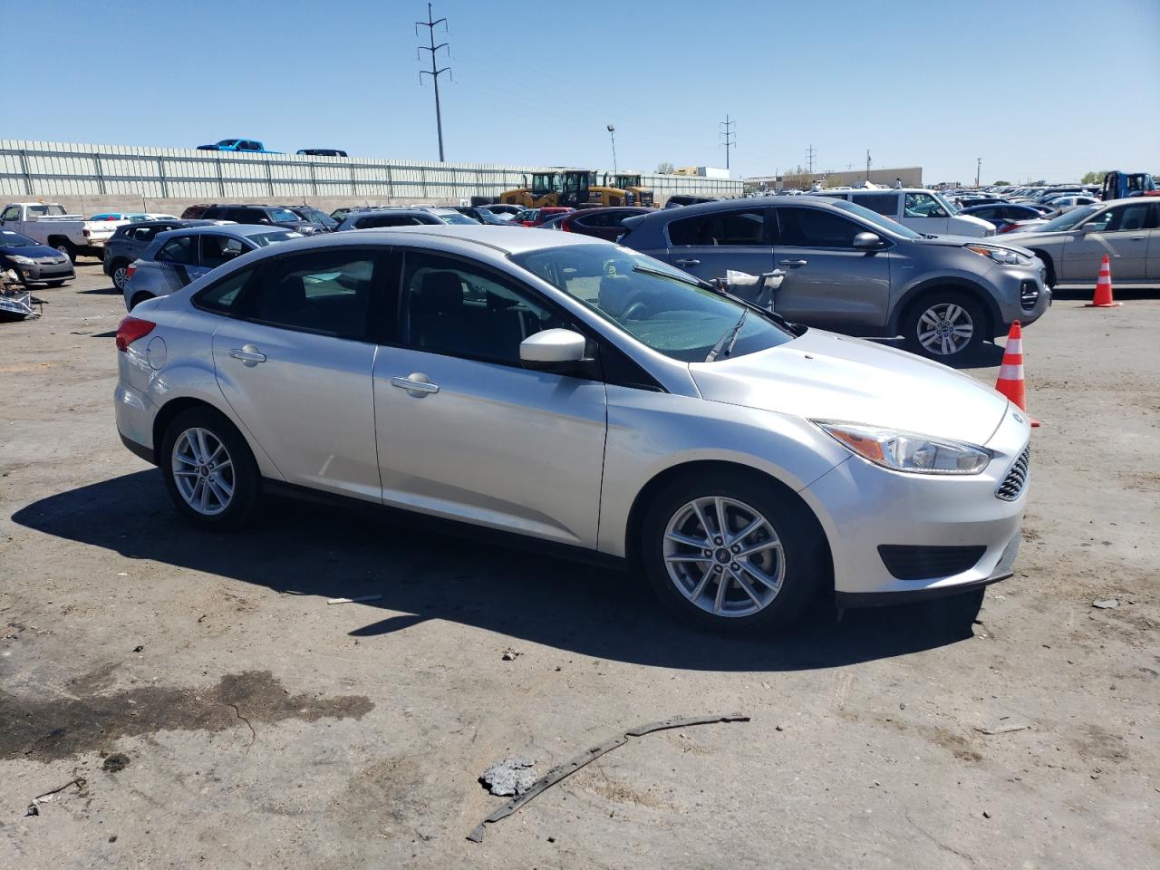 2018 Ford Focus Se vin: 1FADP3F28JL288430