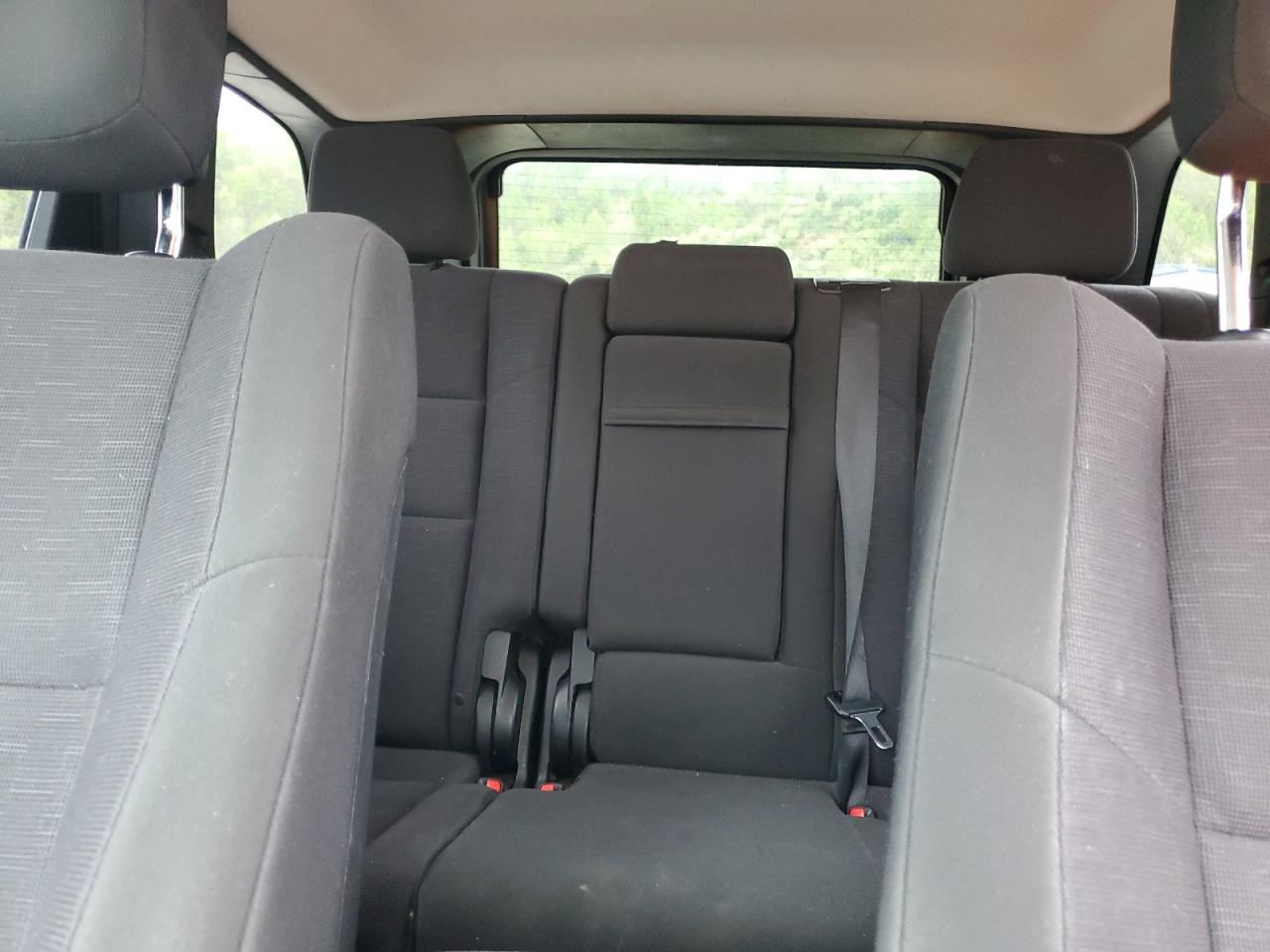 1J4RR4GG4BC571963 2011 Jeep Grand Cherokee Laredo