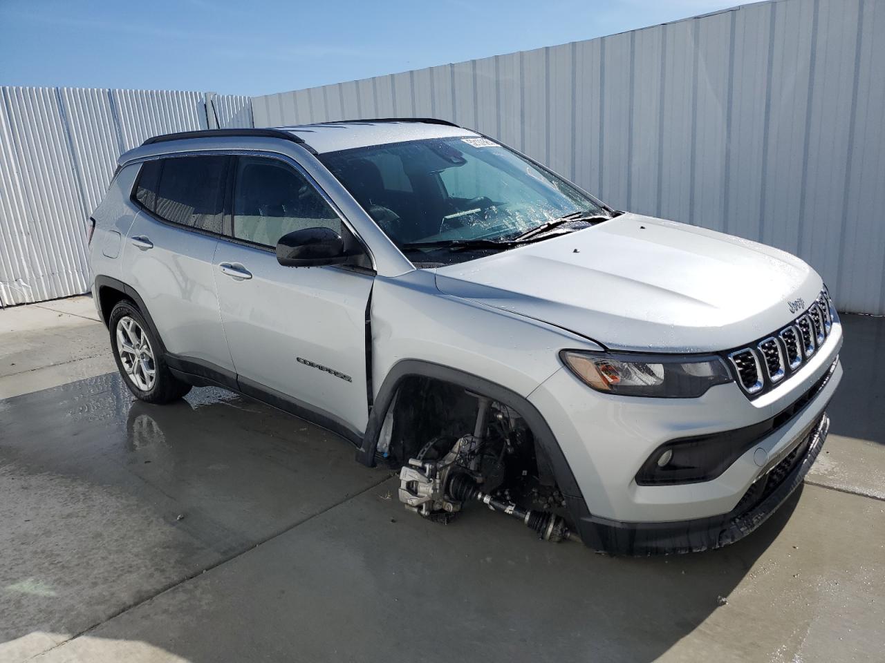 2024 Jeep Compass Latitude vin: 3C4NJDBN4RT118622