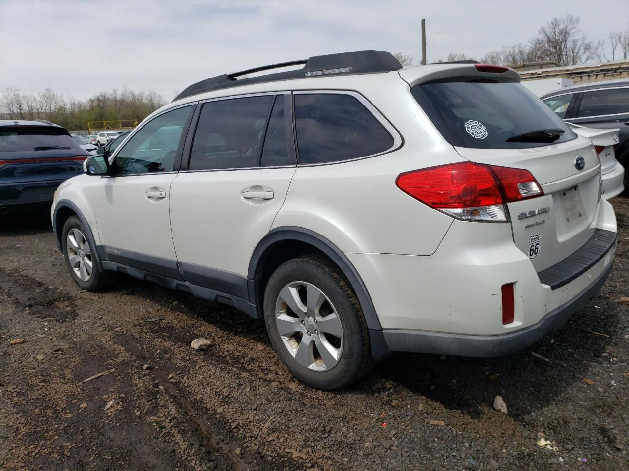 4S4BRBHC2A3379393 2010 Subaru Outback 2.5I Premium