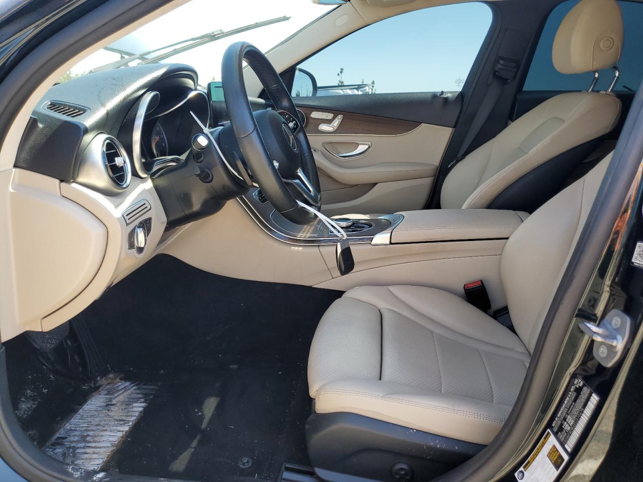 55SWF8DB6KU310675 2019 Mercedes-Benz C 300