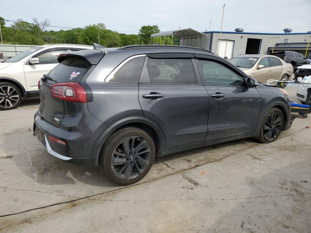 KNDCC3LC1J5133379 2018 Kia Niro Ex