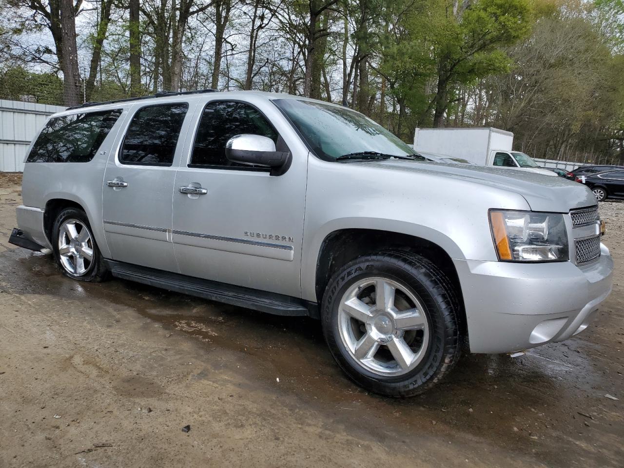 1GNSCKE04DR189037 2013 Chevrolet Suburban C1500 Ltz