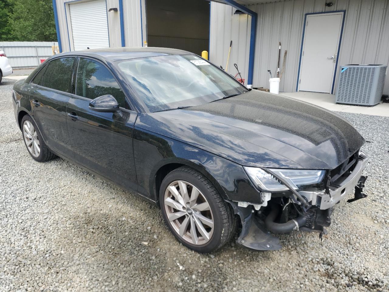 WAUANAF41HN006231 2017 Audi A4 Premium