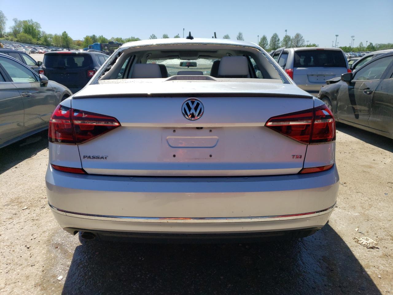 1VWLA7A34KC001288 2019 Volkswagen Passat Wolfsburg