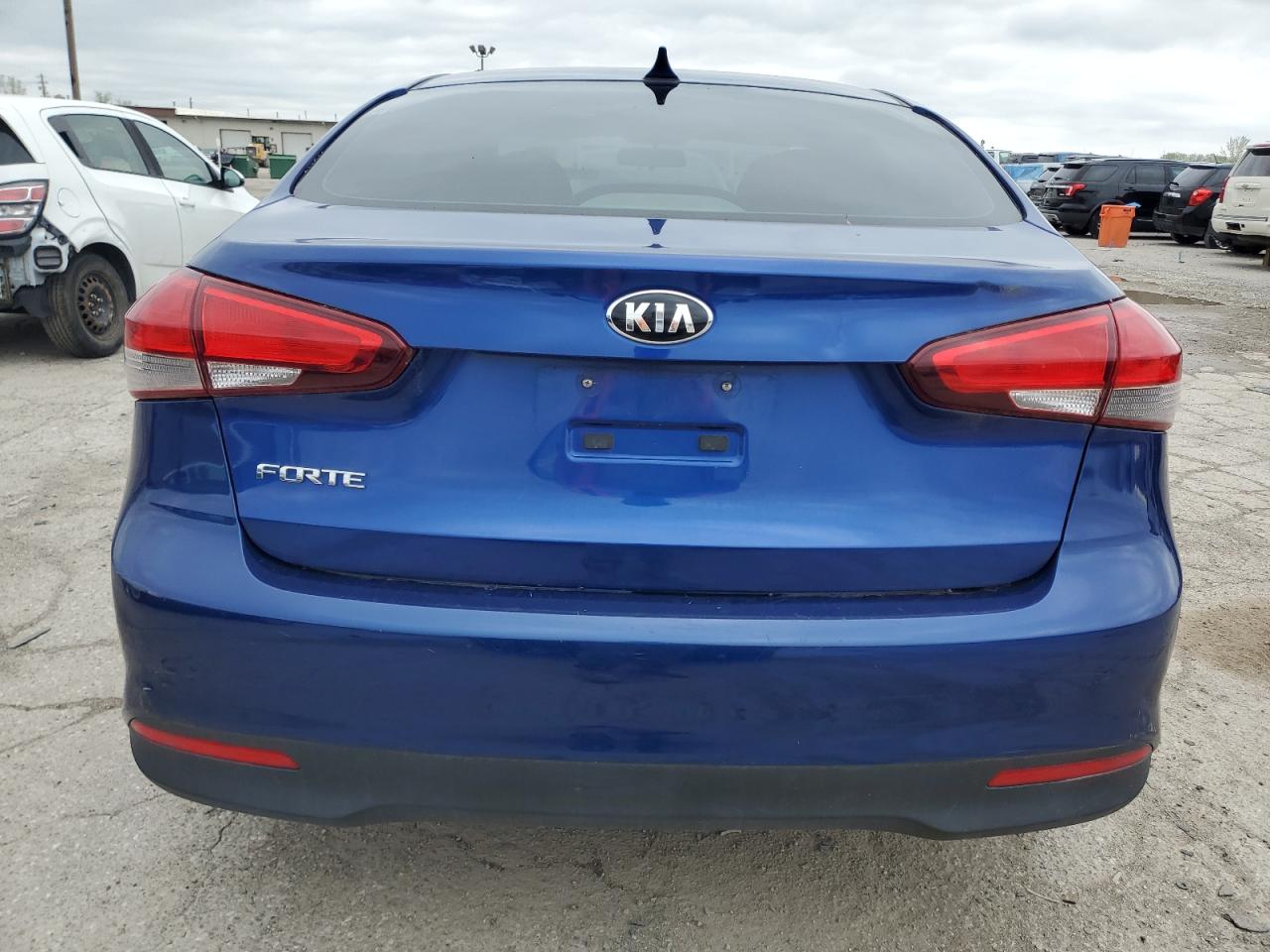 3KPFK4A76HE044109 2017 Kia Forte Lx