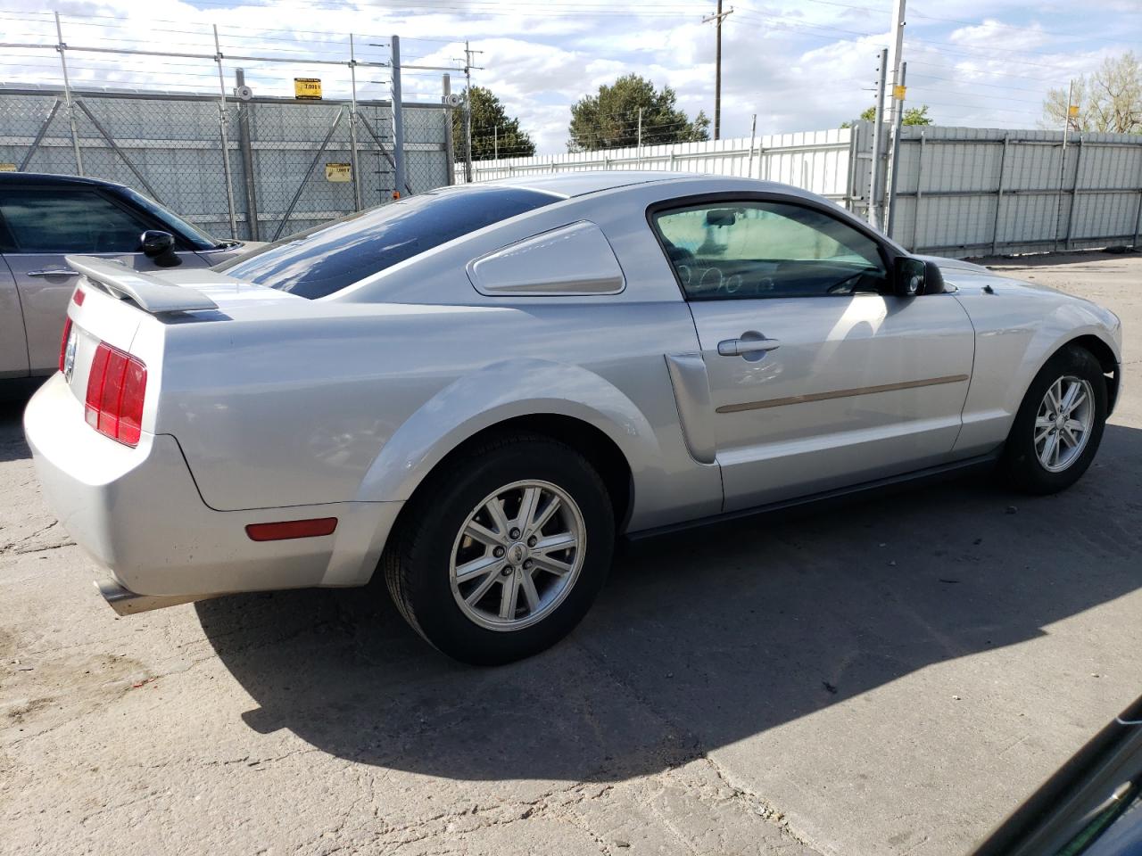 1ZVFT80N255209050 2005 Ford Mustang