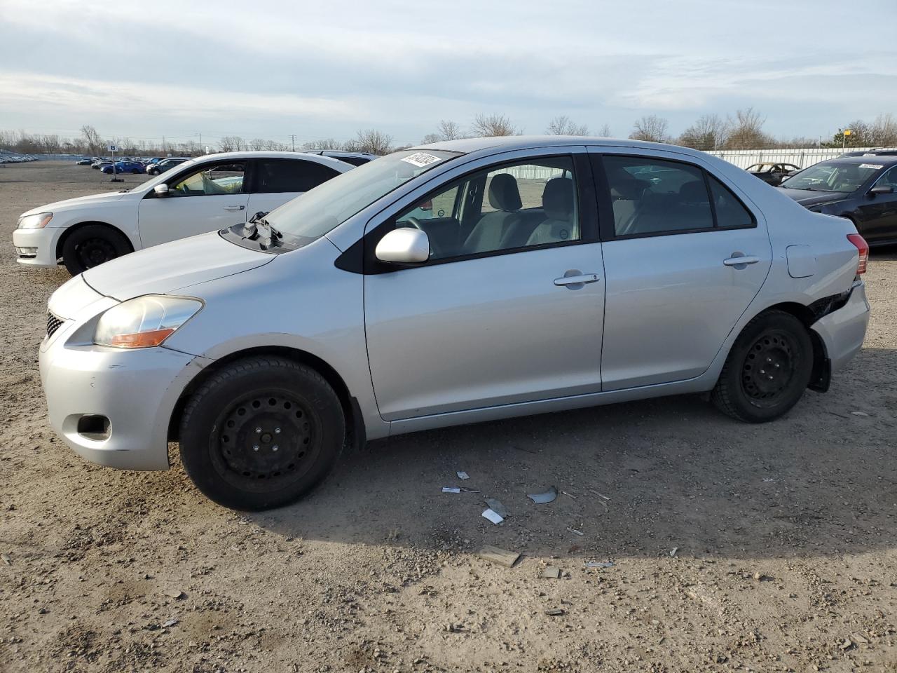 JTDBT923891338717 2009 Toyota Yaris