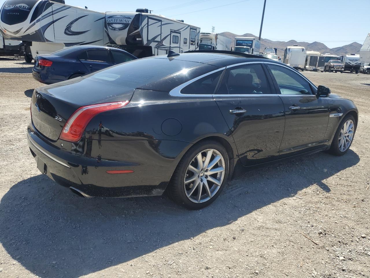 2013 Jaguar Xj vin: SAJWA1C73D8V45172