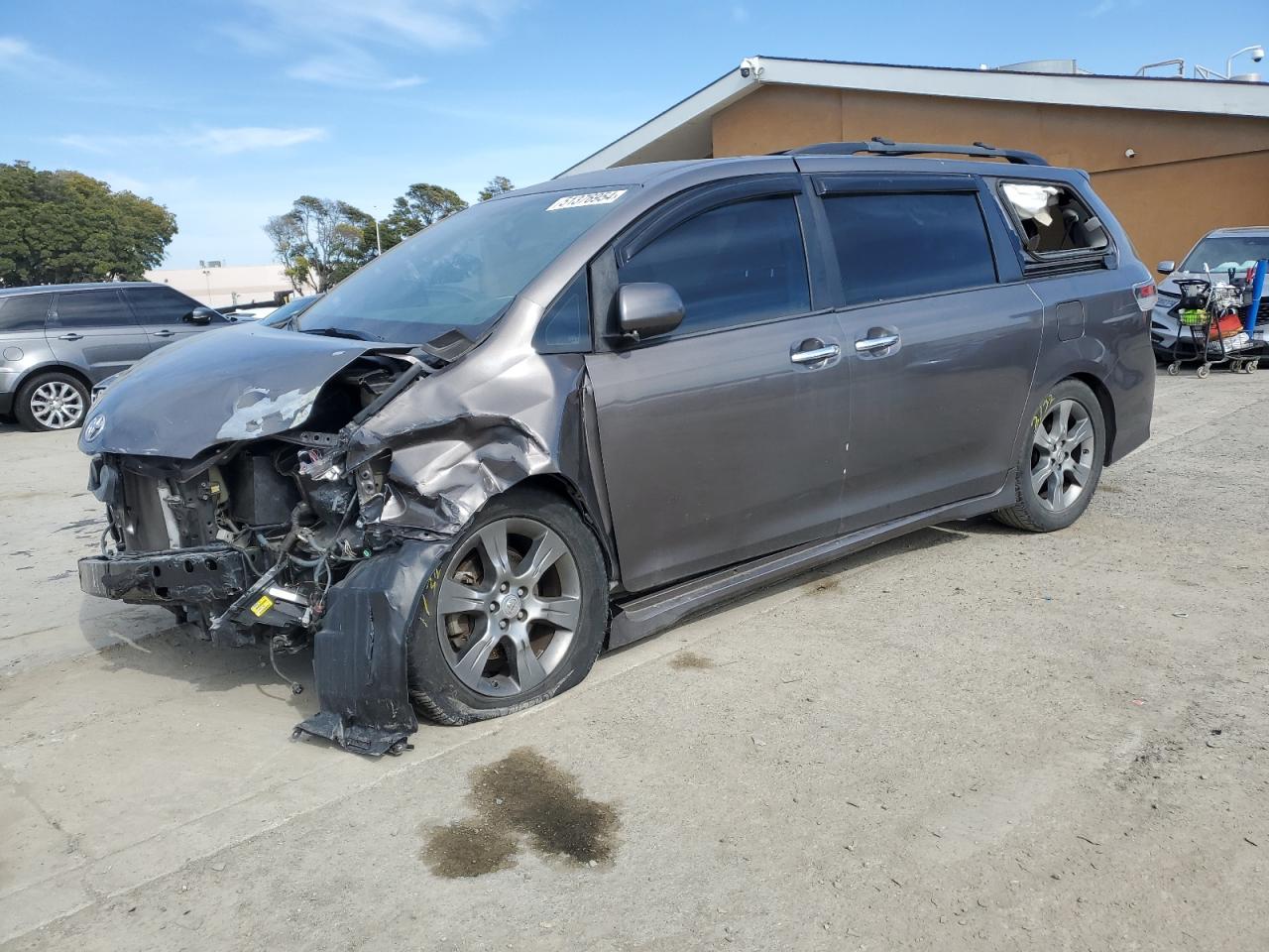 2016 Toyota Sienna Se vin: 5TDXK3DC8GS756066