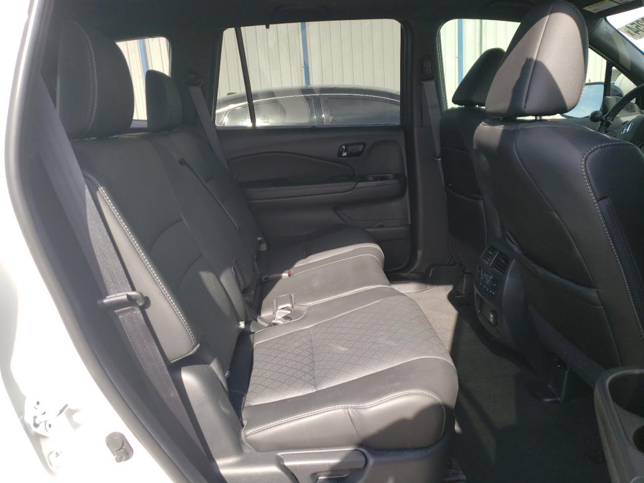 5FNYF8H06NB015941 2022 Honda Passport Elite