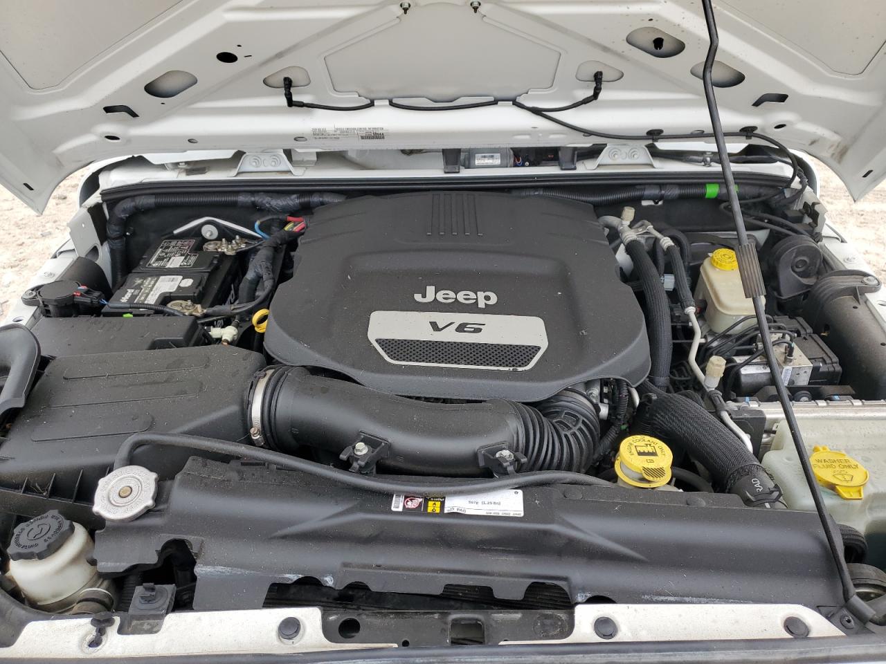 1C4BJWDG0GL308827 2016 Jeep Wrangler Unlimited Sport