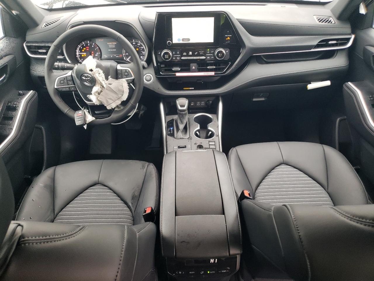 5TDKDRAH5RS535390 2024 Toyota Highlander Le