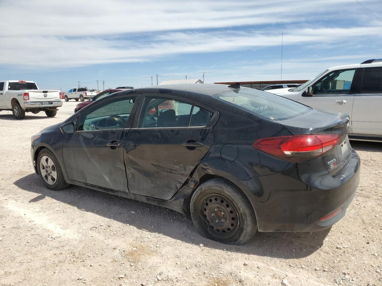 3KPFK4A7XHE107714 2017 Kia Forte Lx