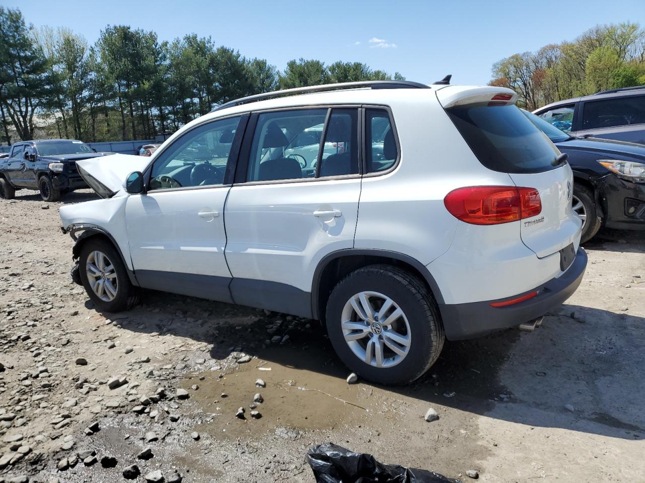 WVGBV7AX5HK034767 2017 Volkswagen Tiguan S