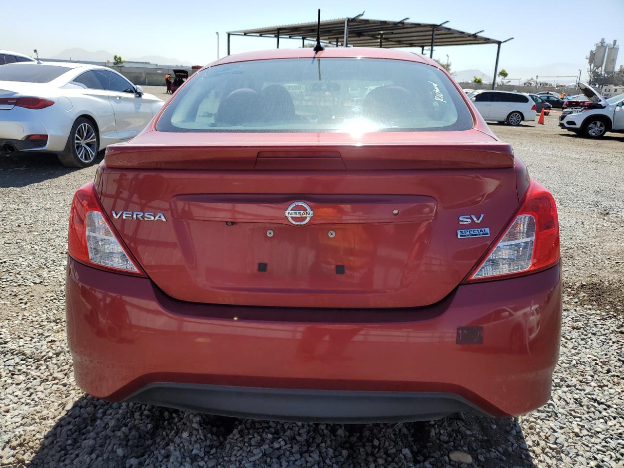 2018 Nissan Versa S vin: 3N1CN7APXJL812903