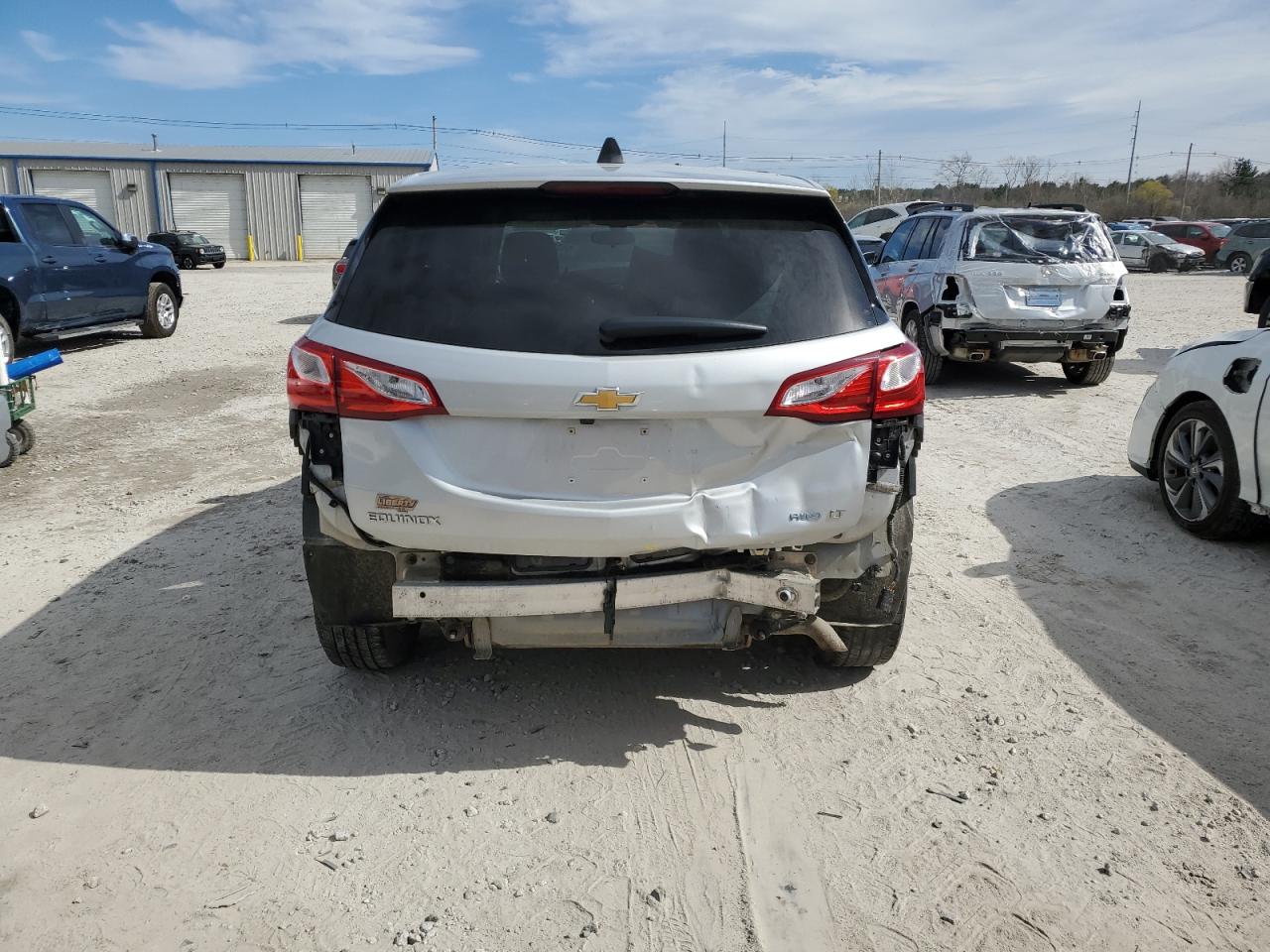 2GNAXSEV6J6335859 2018 Chevrolet Equinox Lt