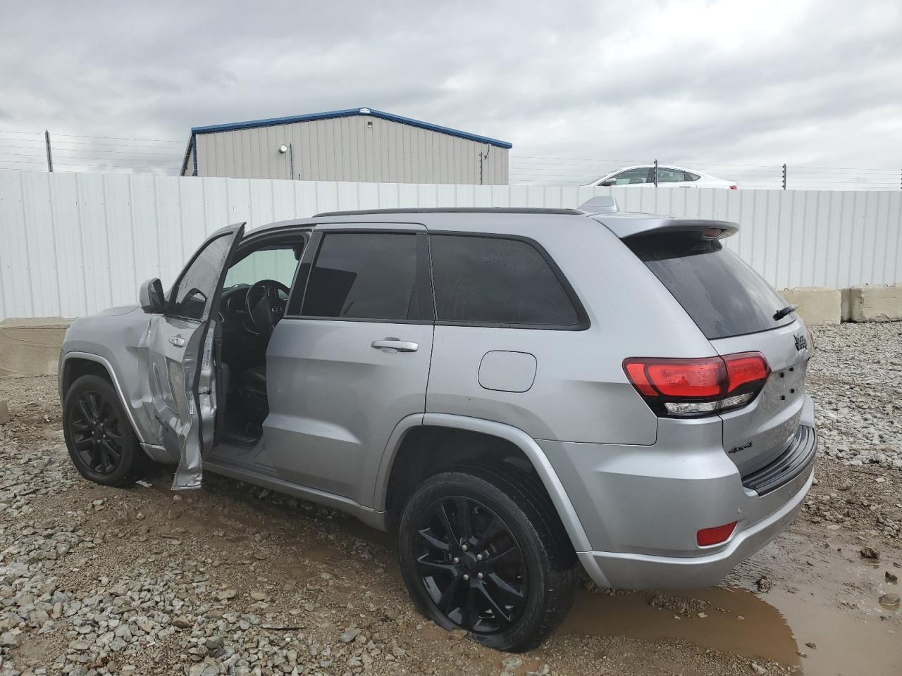 1C4RJFAG5JC475405 2018 Jeep Grand Cherokee Laredo