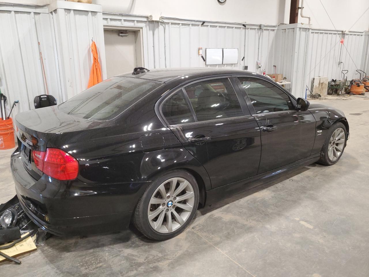 WBAPK7C56BA818528 2011 BMW 328 Xi