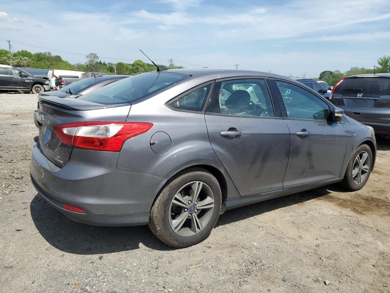 2014 Ford Focus Se vin: 1FADP3F27EL105010