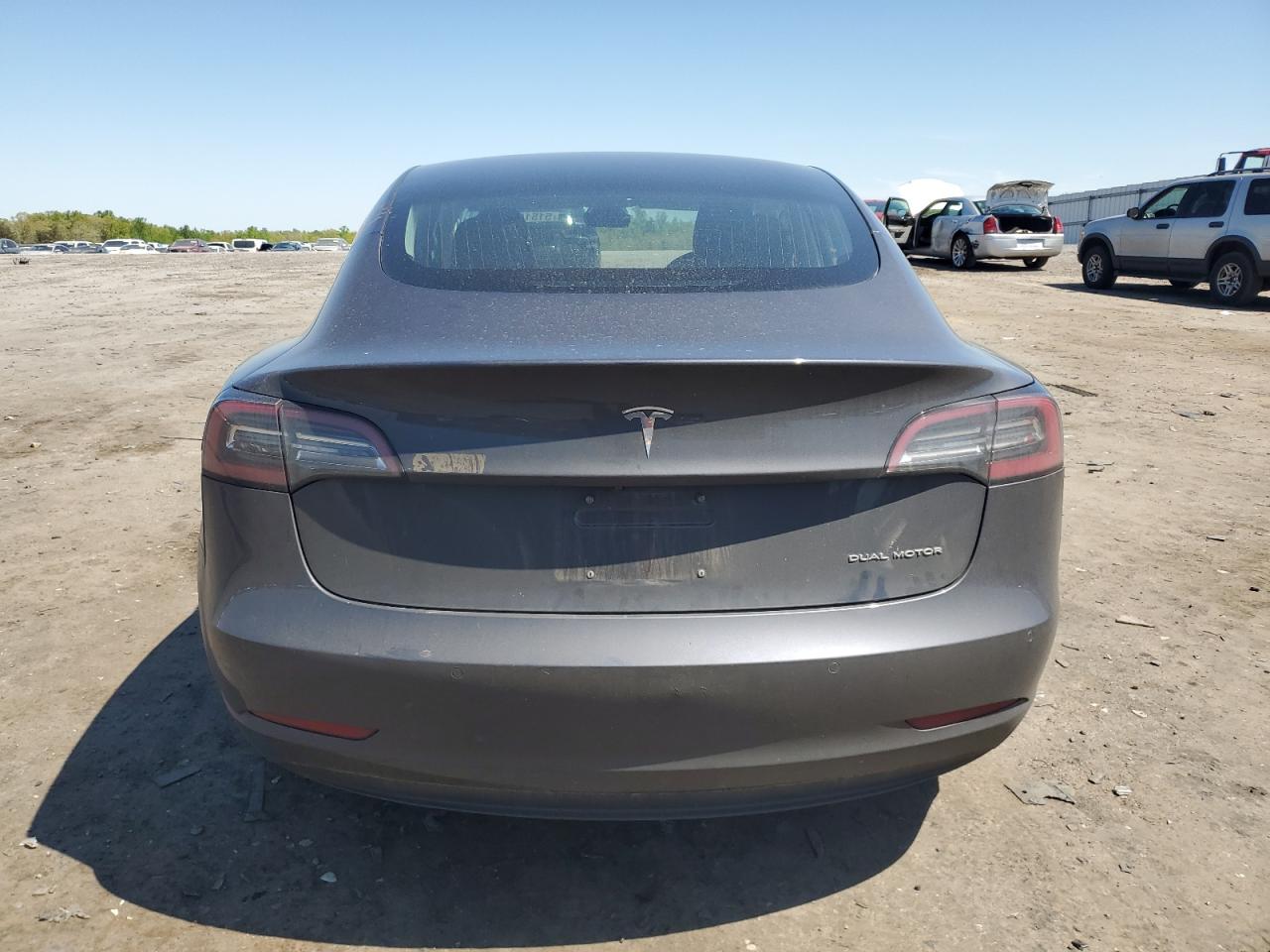 5YJ3E1EB8JF119495 2018 Tesla Model 3