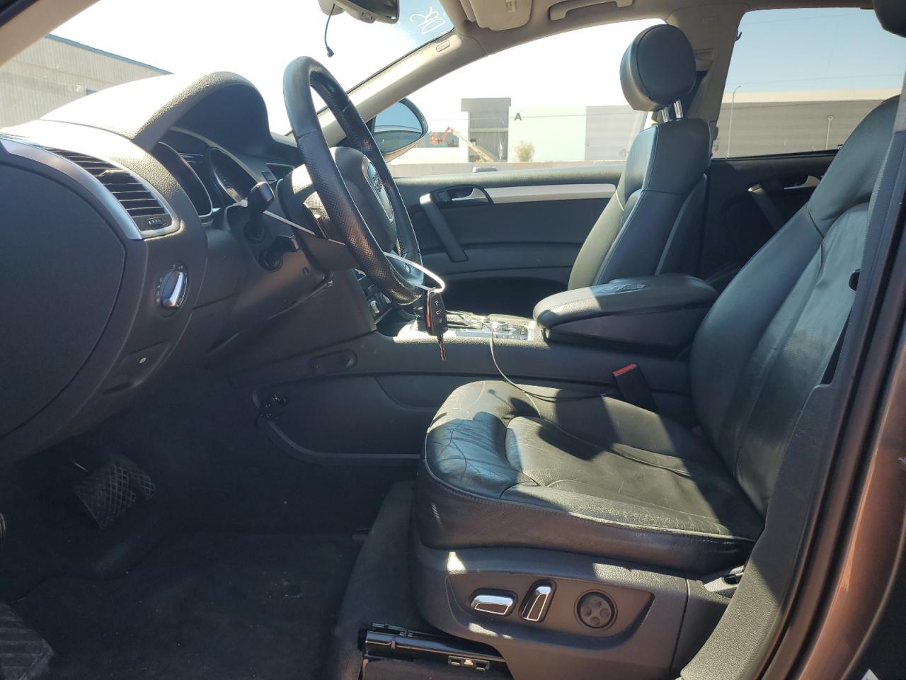 WA1MYAFE5AD002818 2010 Audi Q7 Premium Plus