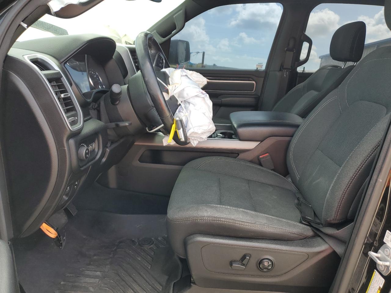 1C6RREFTXKN852090 2019 Ram 1500 Big Horn/Lone Star