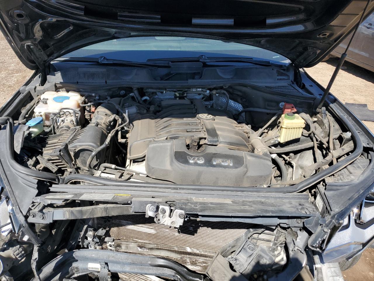 WVGEF9BP4ED004289 2014 Volkswagen Touareg V6