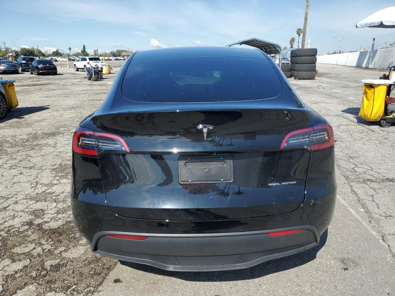 7SAYGDEE0PA119611 2023 Tesla Model Y