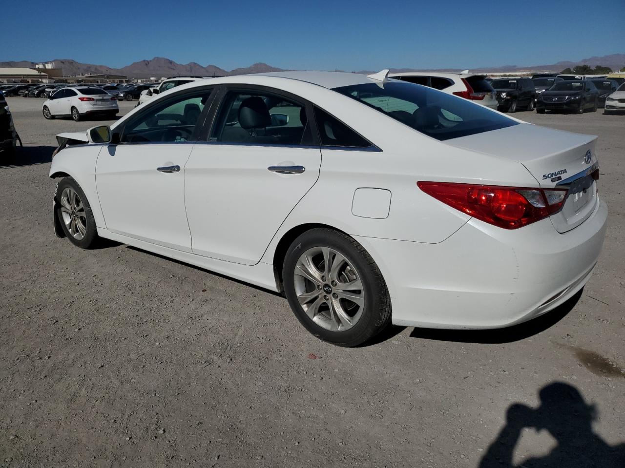 5NPEC4AC2BH074197 2011 Hyundai Sonata Se