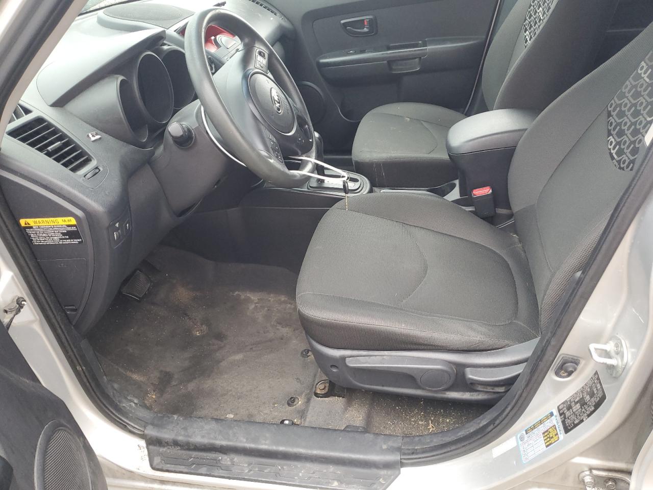 KNDJT2A21A7037686 2010 Kia Soul +