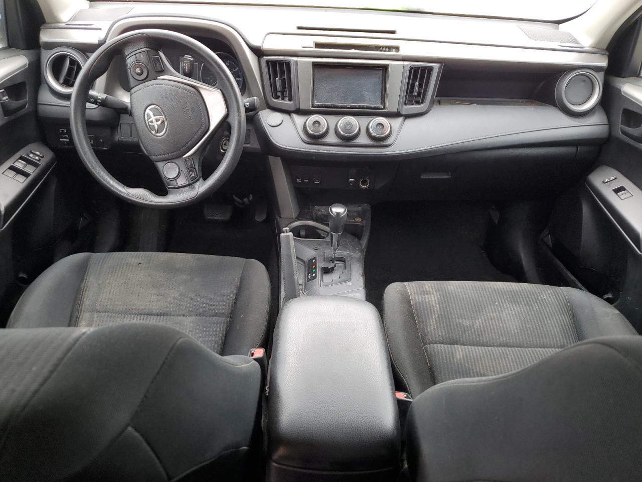 2T3ZFREV0HW398252 2017 Toyota Rav4 Le