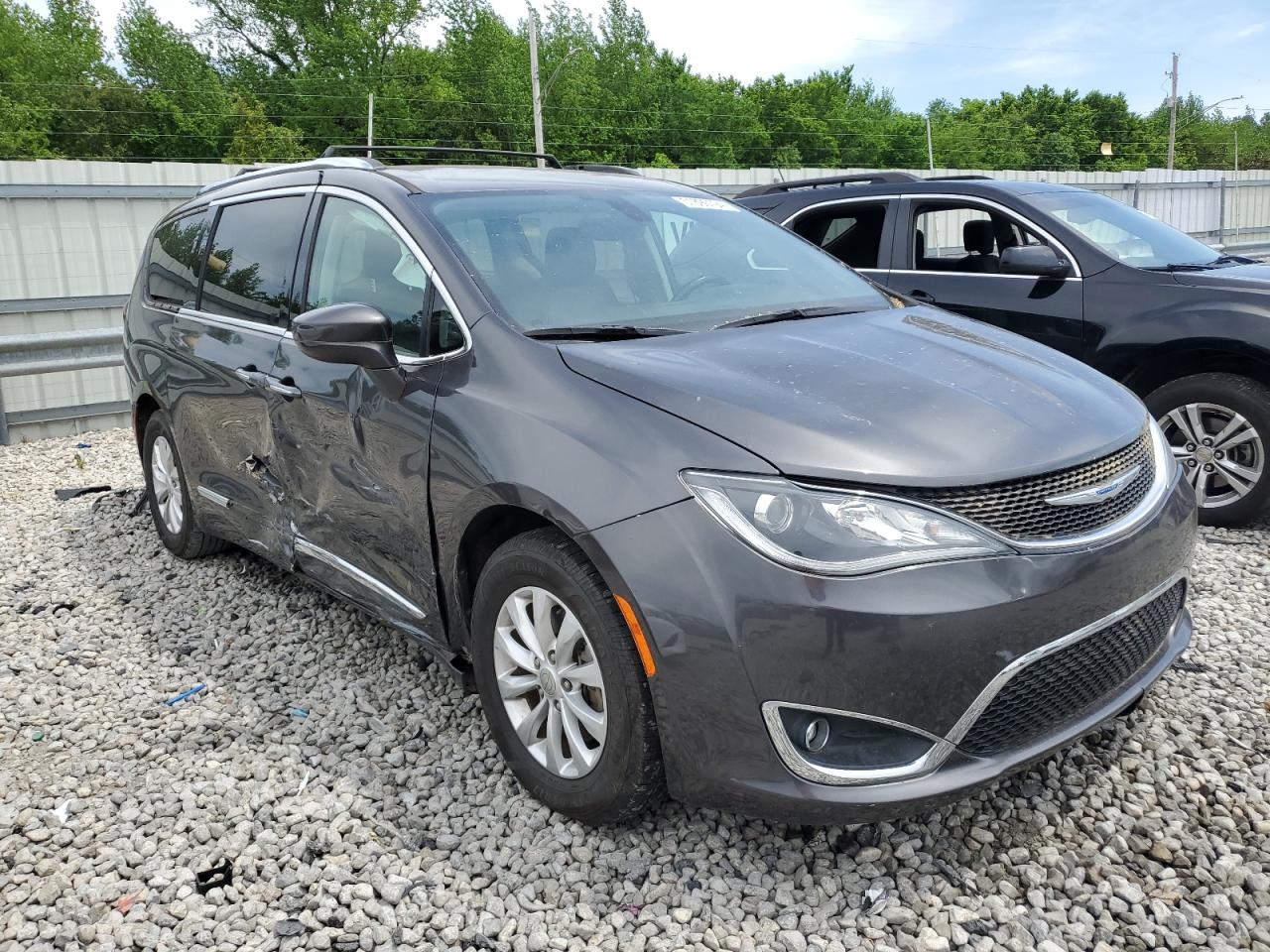 2C4RC1BGXJR246835 2018 Chrysler Pacifica Touring L