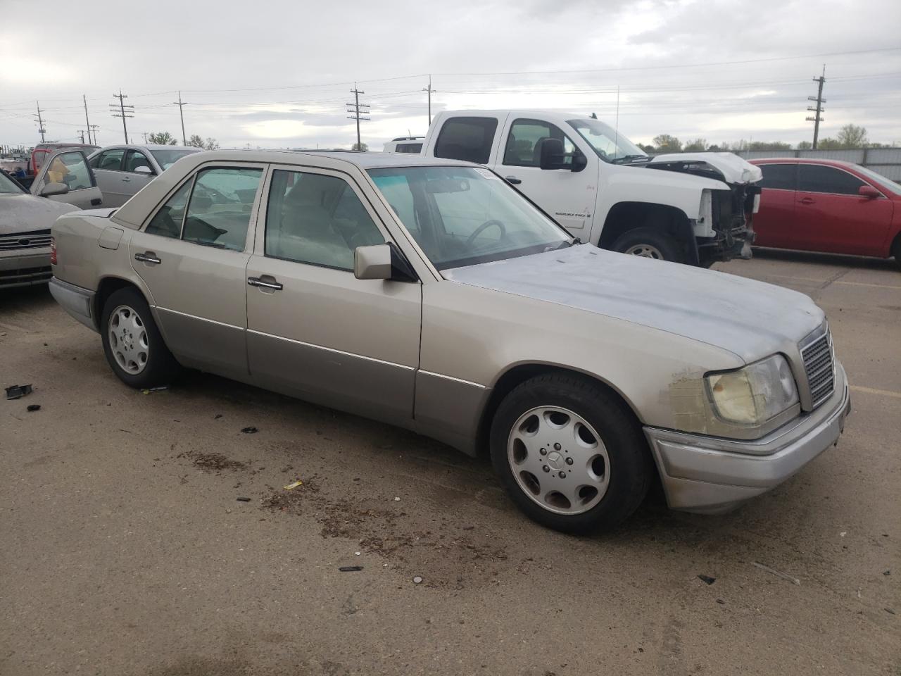 WDBEA32E9RC099697 1994 Mercedes-Benz E 320