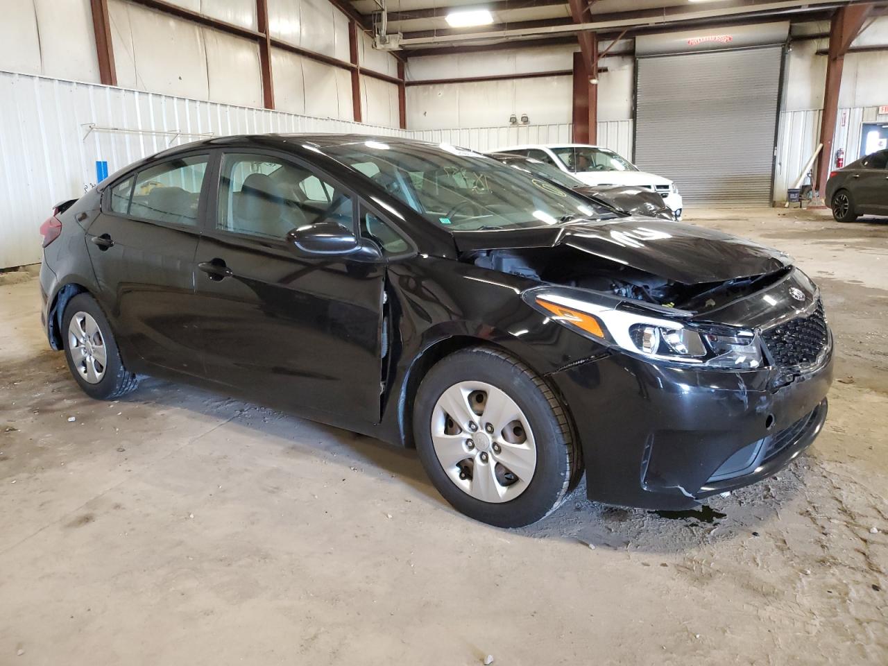 3KPFK4A7XJE231830 2018 Kia Forte Lx