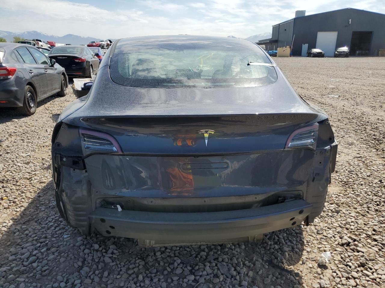 5YJ3E1EB2JF073680 2018 Tesla Model 3