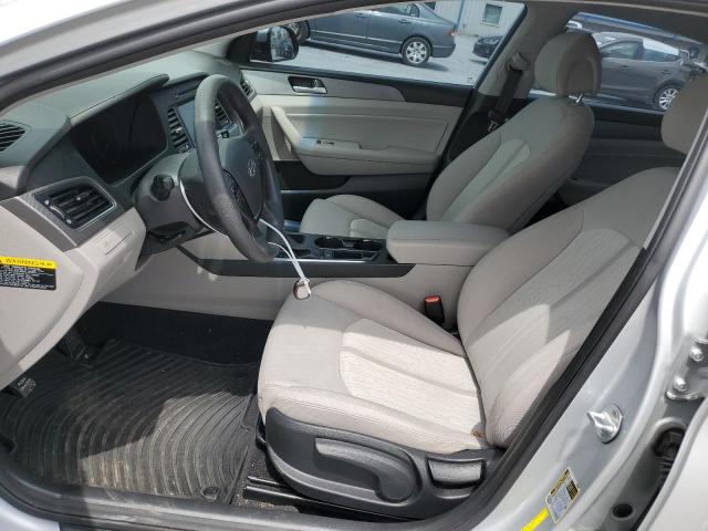 2017 Hyundai Sonata Hybrid VIN: KMHE24L17HA057261 Lot: 51790334