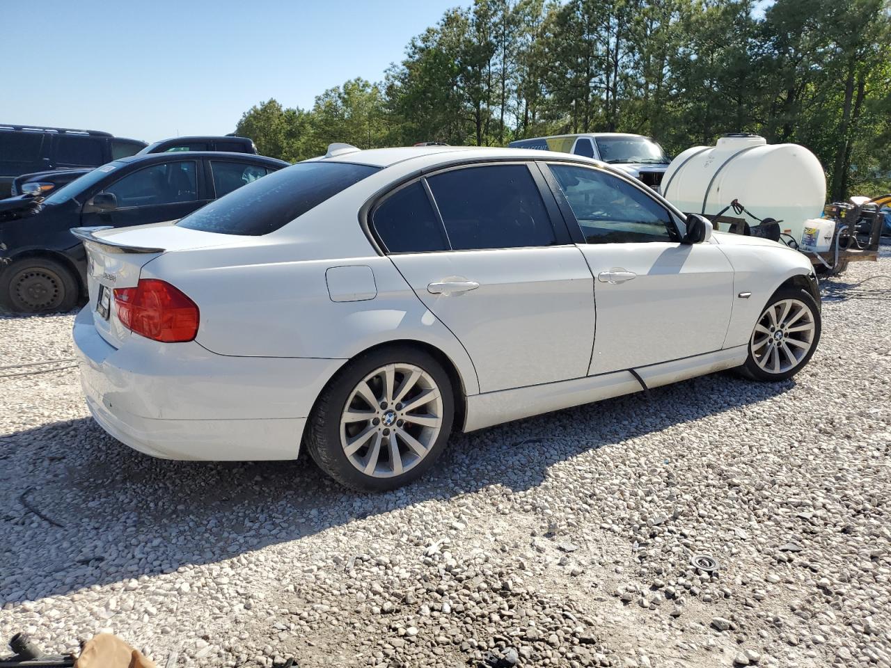 WBAPH7C50BE679049 2011 BMW 328 I