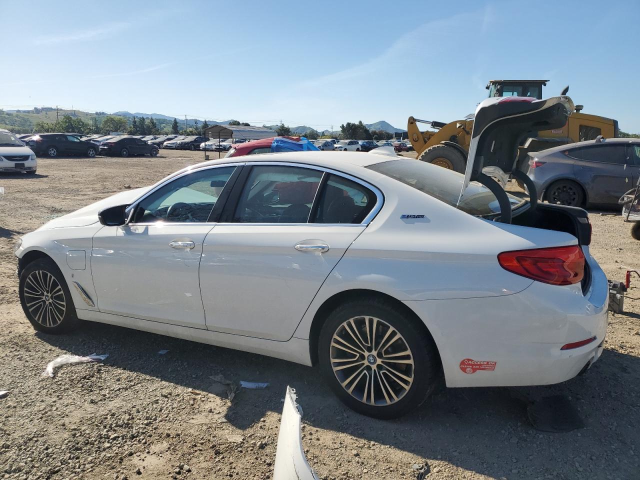 2018 BMW 530E vin: WBAJA9C52JB033517