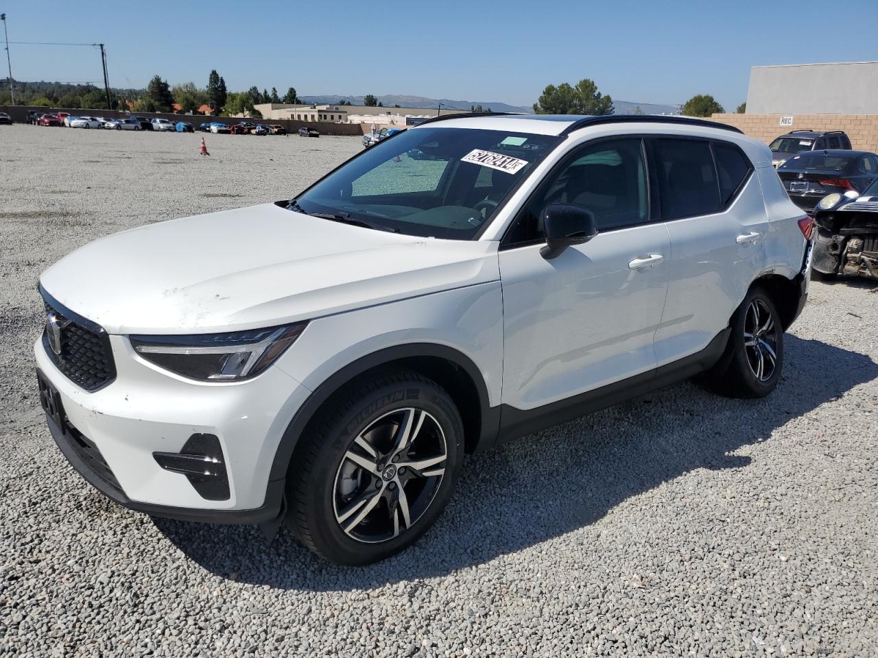 YV4L12UK3R2337827 2024 Volvo Xc40 Core